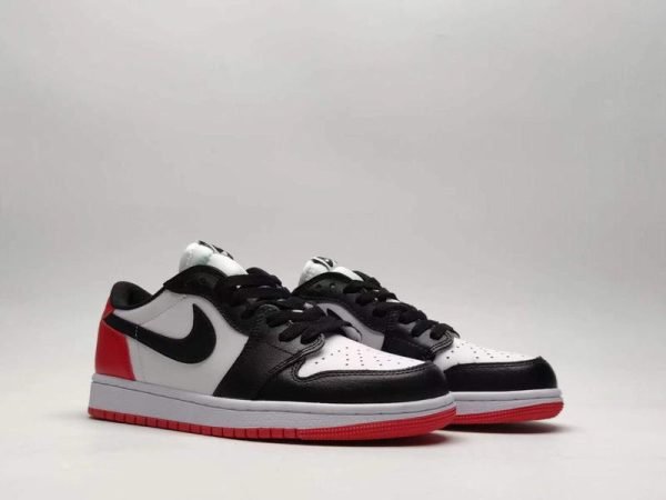 Air Jordan 1 black and white black toe - Image 3