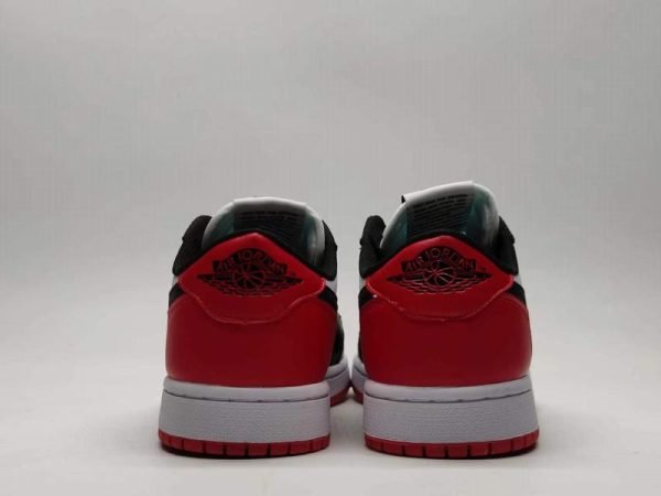Air Jordan 1 black and white black toe - Image 4