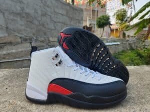 AIR JORDAN12 white black red