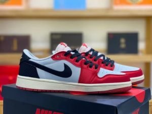 rophy Room x Air Jordan 1 Low OG